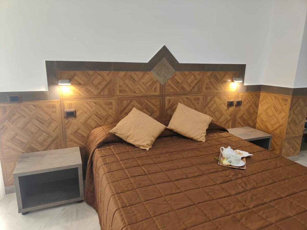 Hotel 埃博利 外观 照片