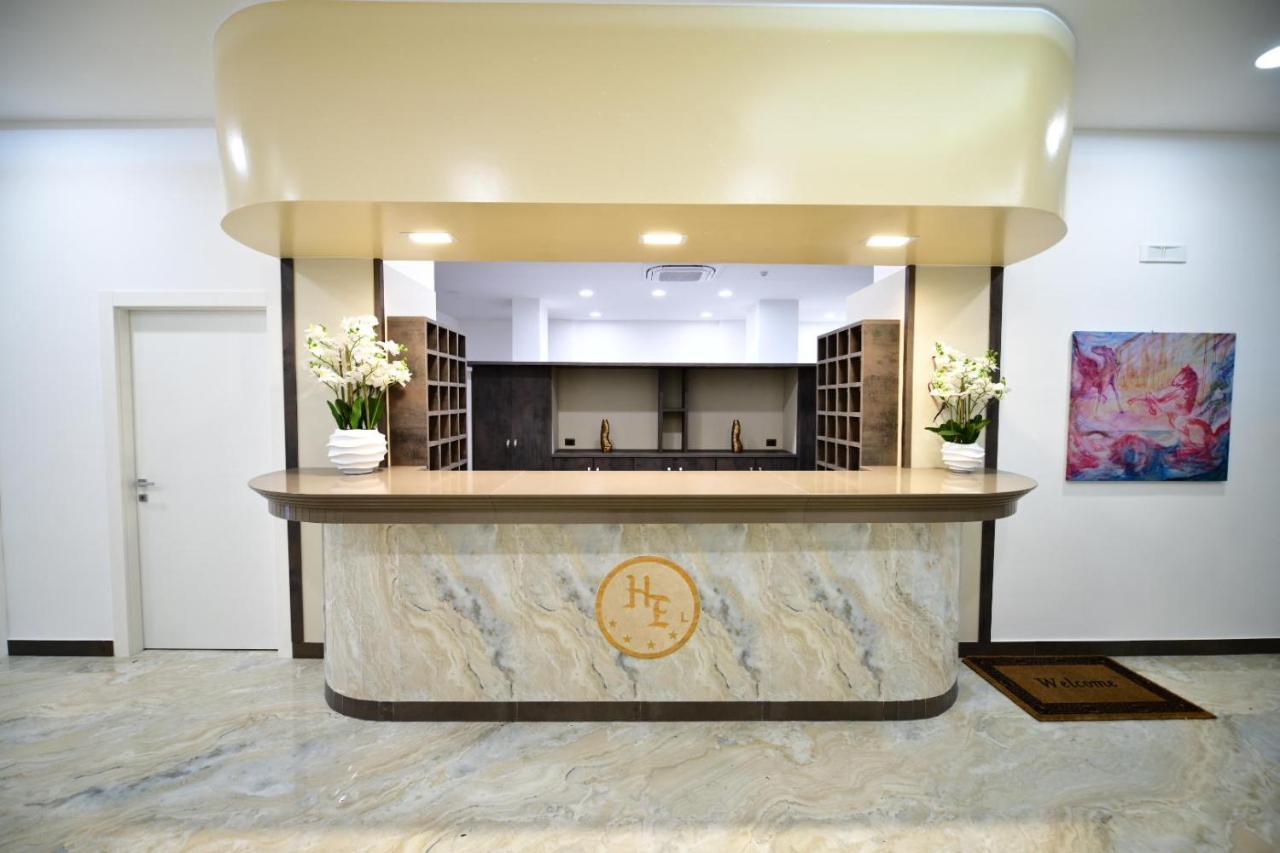 Hotel 埃博利 外观 照片