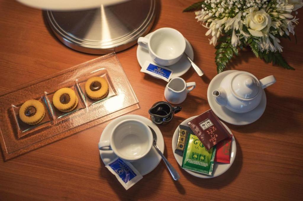 Hotel 埃博利 外观 照片